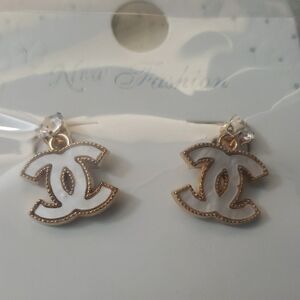 Elegant Gold and White Earrings